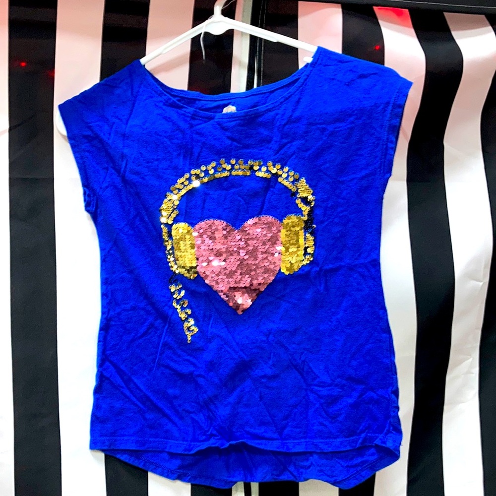 Blue t-shirt with reversible sequins